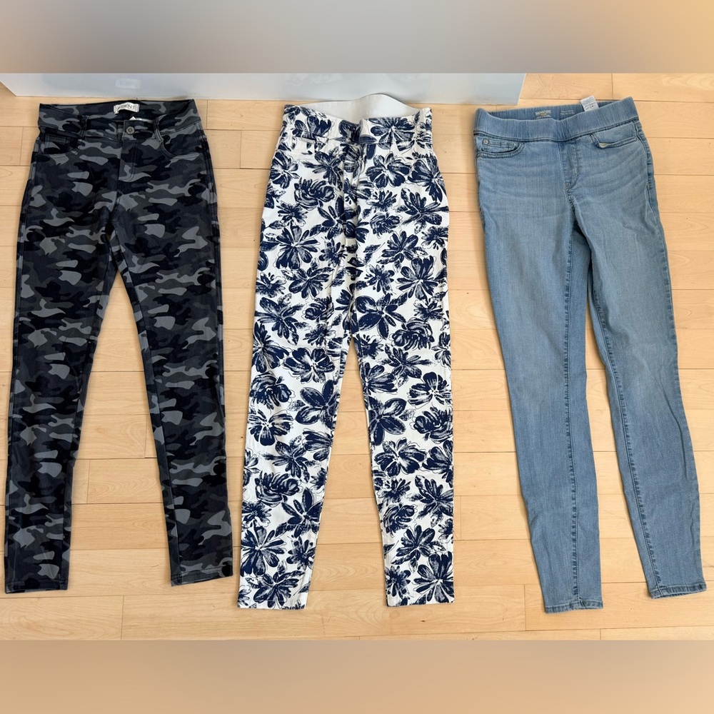 Bundle of 3 pairs women’s jeans size Small